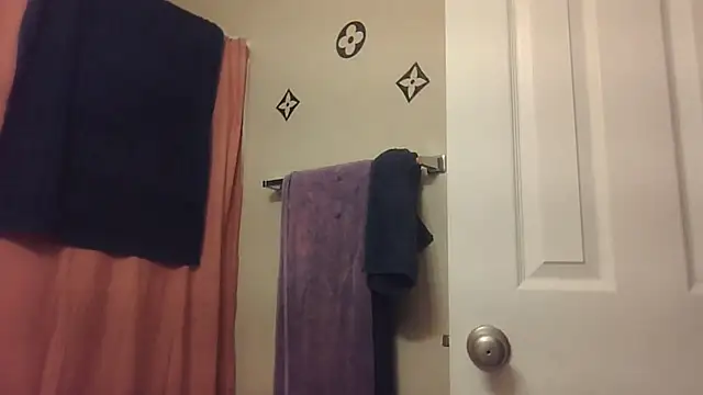 bootiebby online show from 11/30/25, 07:42