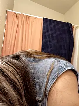 Snapshot of bootiebby chatting on 03/04/26, 10:34 bootiebby online show from 03/04/26, 10:34