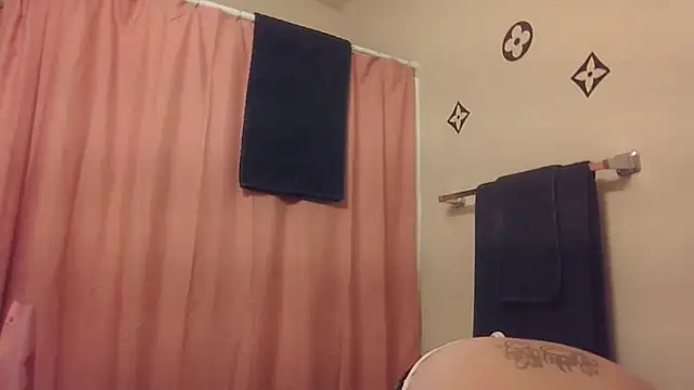 bootiebby online show from 11/17/25, 02:32