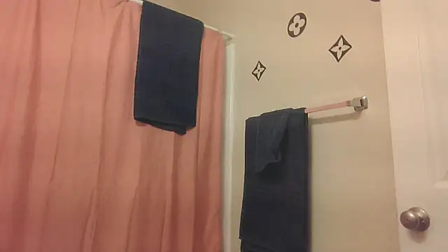 bootiebby online show from 11/18/25, 03:59