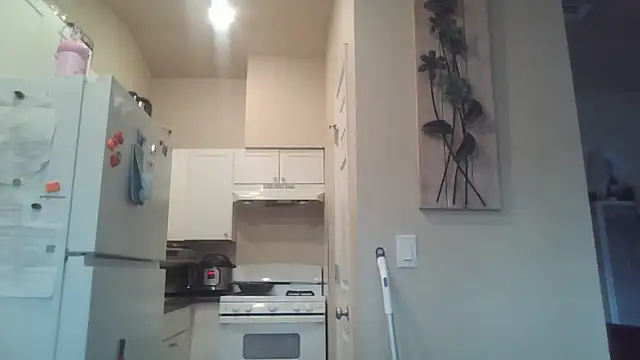 Snapshot of bootiebby chatting on 02/28/26, 11:37 bootiebby online show from 02/28/26, 11:37