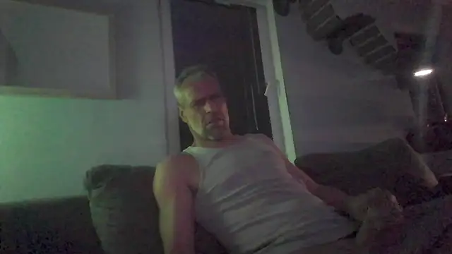 Snapshot of AnalSucht@xh chatting on 03/24/26, 02:22 AnalSuchtxh online show from 03/24/26, 02:22