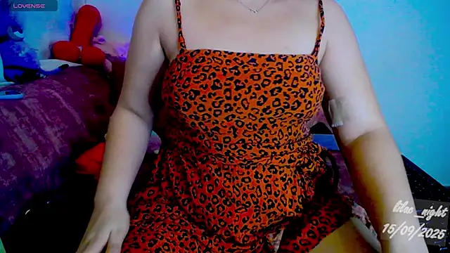 Snapshot of lilac_night33 chatting on 09/15/25, 12:27 lilac night33 online show from 09/15/25, 12:27