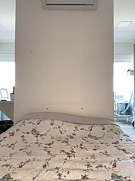 tsuki chan on online show from 11/11/25, 02:45