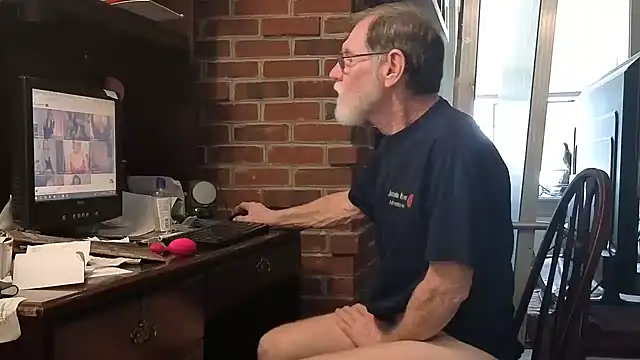 Snapshot of CDforU chatting on 01/06/26, 03:27 CDforU online show from 01/06/26, 03:27