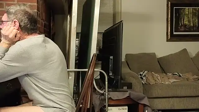 Snapshot of CDforU chatting on 12/18/25, 03:44 CDforU online show from 12/18/25, 03:44