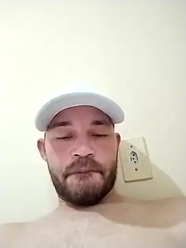 Snapshot of dottado05 chatting on 09/21/25, 08:03 dottado05 online show from 09/21/25, 08:03