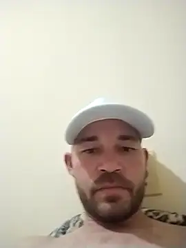 Snapshot of dottado05 chatting on 11/08/25, 04:10 dottado05 online show from 11/08/25, 04:10