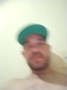 Snapshot of dottado05 chatting on 11/18/25, 09:01 dottado05 online show from 11/18/25, 09:01