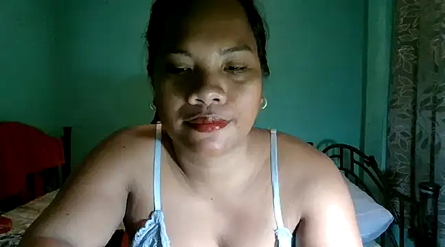 Snapshot of lexilicious_69 chatting on 02/12/25, 04:12 lexilicious 69 online show from 02/12/25, 04:12