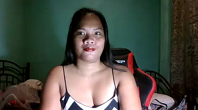 Snapshot of lexilicious_69 chatting on 02/08/25, 10:29 lexilicious 69 online show from 02/08/25, 10:29