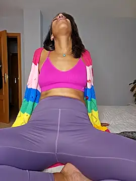 Snapshot of Goldenlace chatting on 11/10/25, 06:02 Goldenlace online show from 11/10/25, 06:02