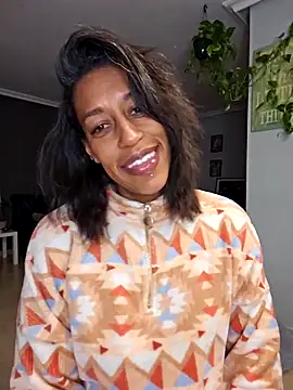 Snapshot of Goldenlace chatting on 11/14/25, 11:52 Goldenlace online show from 11/14/25, 11:52