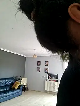 Snapshot of Goldenlace chatting on 11/21/25, 11:20 Goldenlace online show from 11/21/25, 11:20