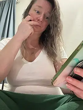 Snapshot of Vivian_MayXxX chatting on 03/09/25, 09:03 Vivian MayXxX online show from 03/09/25, 09:03