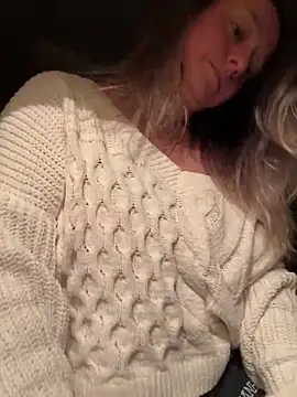 Snapshot of Vivian_MayXxX chatting on 01/24/25, 11:02 Vivian MayXxX online show from 01/24/25, 11:02