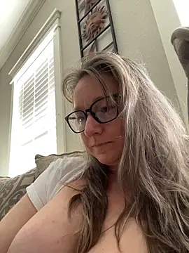 Vivian MayXxX online show from 03/13/26, 10:04