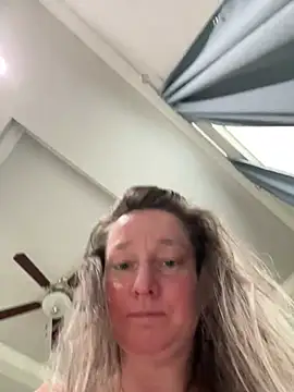 Snapshot of Vivian_MayXxX chatting on 03/06/25, 09:20 Vivian MayXxX online show from 03/06/25, 09:20