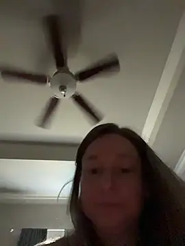 Snapshot of Vivian_MayXxX chatting on 10/24/25, 07:13 Vivian MayXxX online show from 10/24/25, 07:13