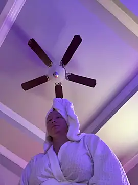 Snapshot of Vivian_MayXxX chatting on 10/04/25, 06:31 Vivian MayXxX online show from 10/04/25, 06:31