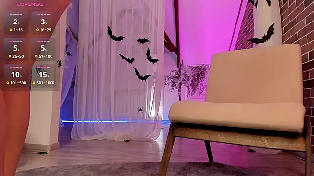 AzaliaSwallows online show from 10/25/25, 02:28