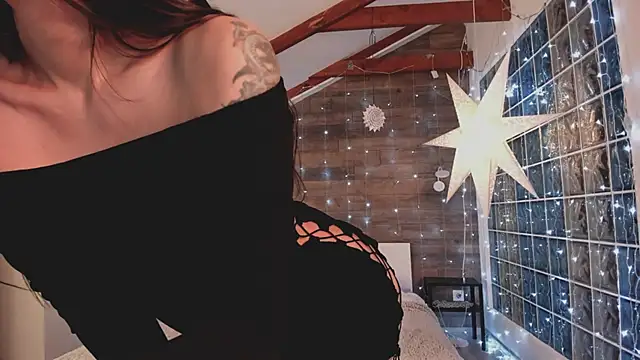 AzaliaSwallows online show from 02/15/25, 04:56