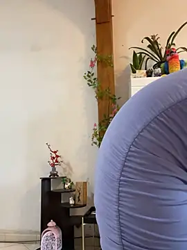 Snapshot of Daisy_Michto_Officiel chatting on 02/10/25, 04:47 Daisy Michto Officiel online show from 02/10/25, 04:47