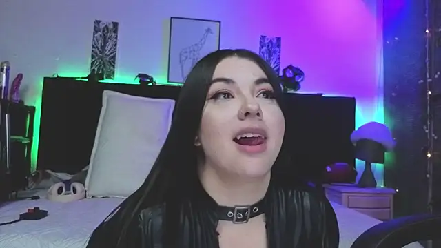 Snapshot of Liah_santos chatting on 10/13/25, 02:07 Liah santos online show from 10/13/25, 02:07