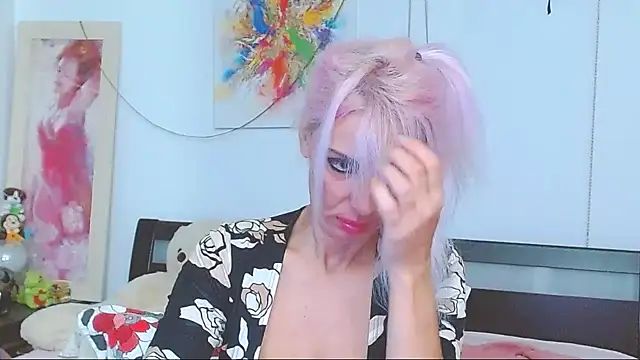 Snapshot of HoneyLara chatting on 10/11/25, 07:04 HoneyLara online show from 10/11/25, 07:04