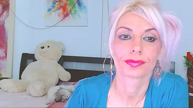 Snapshot of HoneyLara chatting on 11/21/25, 06:51 HoneyLara online show from 11/21/25, 06:51