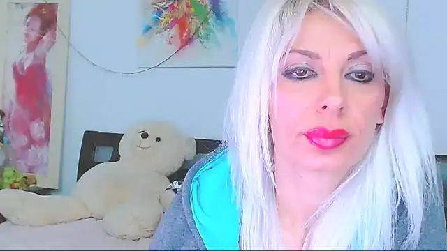 HoneyLara online show from 01/18/26, 11:30