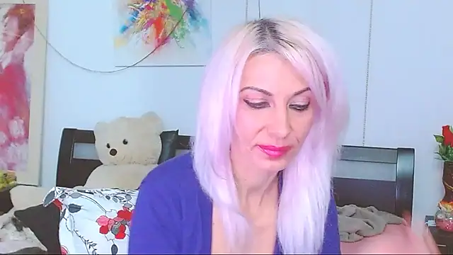 Snapshot of HoneyLara chatting on 11/03/25, 10:35 HoneyLara online show from 11/03/25, 10:35