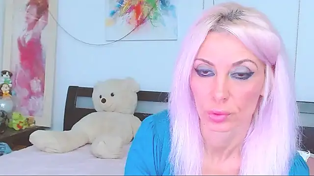 Snapshot of HoneyLara chatting on 10/17/25, 08:54 HoneyLara online show from 10/17/25, 08:54