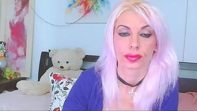 Snapshot of HoneyLara chatting on 11/09/25, 08:35 HoneyLara online show from 11/09/25, 08:35