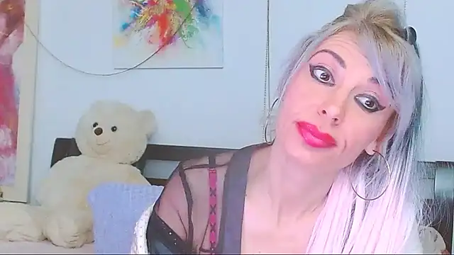 HoneyLara online show from 03/19/26, 10:54