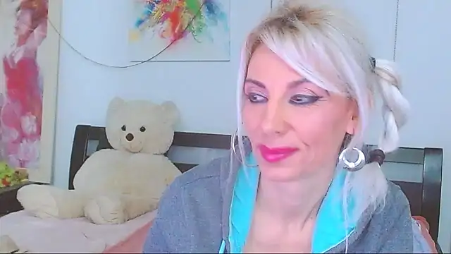 HoneyLara online show from 03/03/26, 08:16