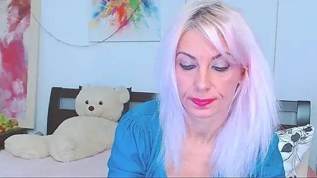 Snapshot of HoneyLara chatting on 10/29/25, 08:52 HoneyLara online show from 10/29/25, 08:52