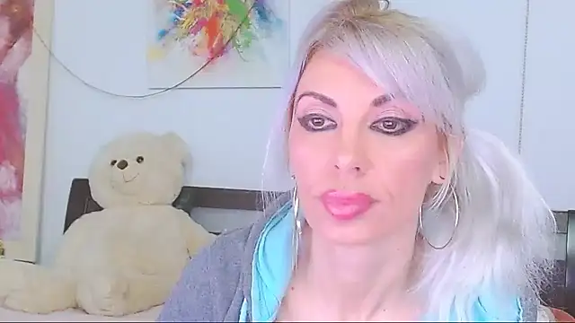 HoneyLara online show from 03/09/26, 09:29