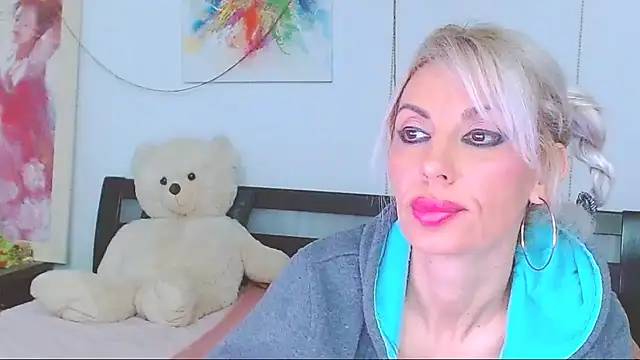 HoneyLara online show from 02/28/26, 07:35