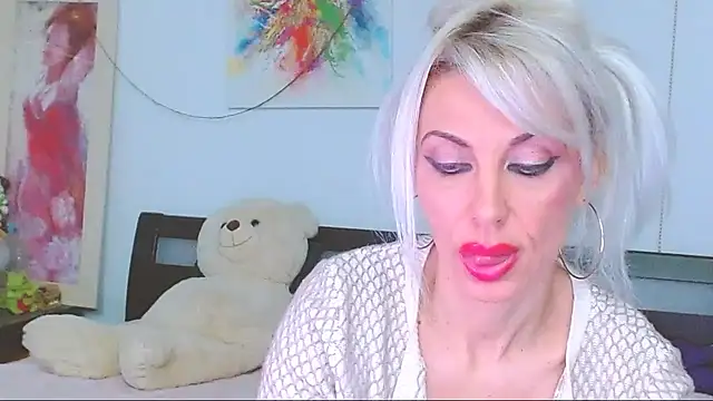 HoneyLara online show from 01/09/26, 09:44