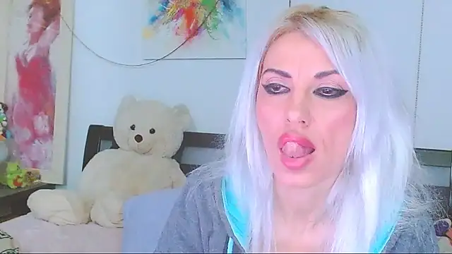 HoneyLara online show from 03/06/26, 08:04