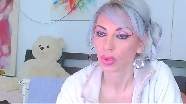 HoneyLara online show from 03/11/26, 10:04