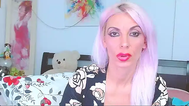 Snapshot of HoneyLara chatting on 10/09/25, 08:20 HoneyLara online show from 10/09/25, 08:20