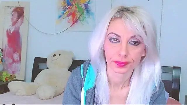 HoneyLara online show from 01/13/26, 10:46