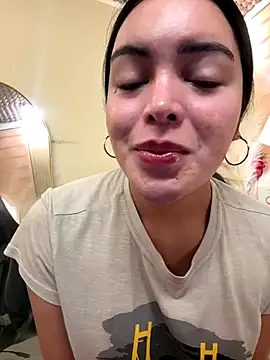 HotstuffCherrySummer online show from 11/30/25, 08:37