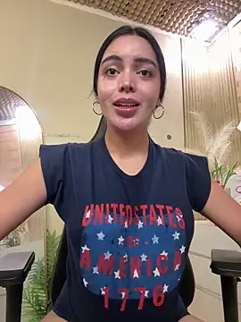 HotstuffCherrySummer online show from 04/17/26, 11:02