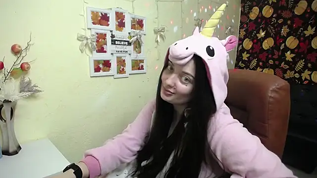 MilanaPrice online show from 12/01/25, 07:26