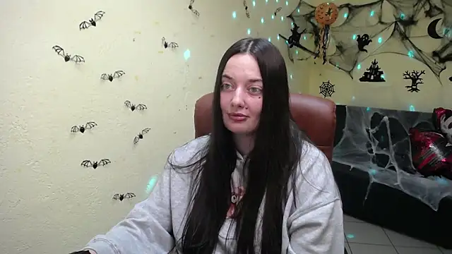 MilanaPrice online show from 10/19/25, 05:26