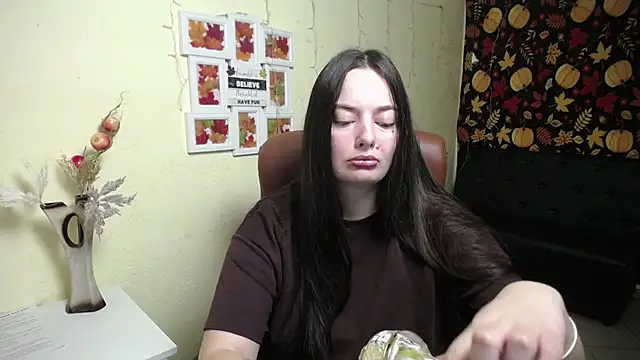 MilanaPrice online show from 11/22/25, 06:23