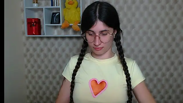 Snapshot of MaryEm976 chatting on 06/02/26, 06:24 MaryEm976 online show from 06/02/26, 06:24